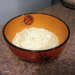 A picture of Garlic dip or spread.