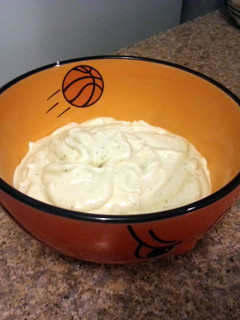 A picture of Garlic dip or spread.
