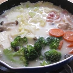 A picture of Our Family's Popular Cheese Hot Pot.
