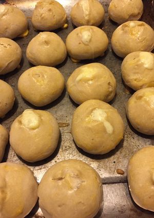 Una foto de Bizcochos rellenos de fiambre y queso