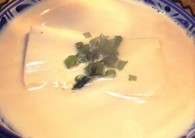 Steps to Make Quick Soy Milk and Tofu Soup with Chicken Stock in 5 Minutes
