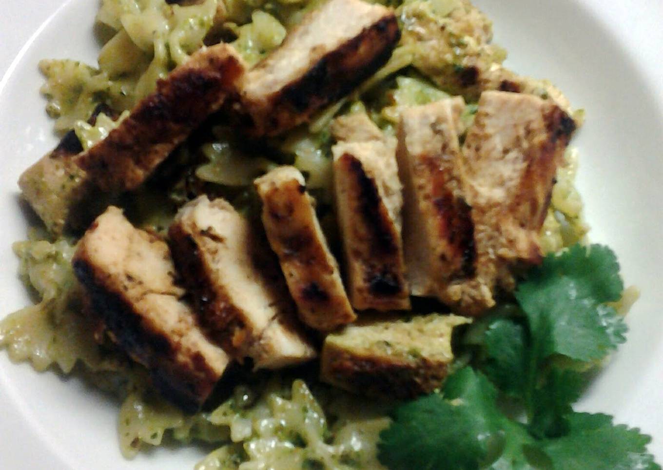 Cilantro Pesto Pasta with Grilled Chicken