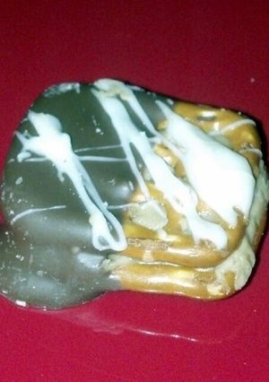 A picture of Major's Christmas pretzels.