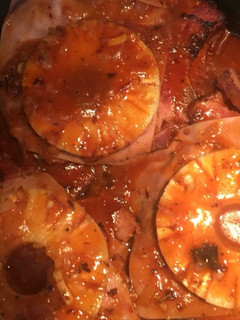 Una foto de Chuletas ahumadas con piña, a mi manera