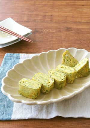 A picture of Easy Rolled Omelet with Aonori (Japanese Green Seaweed).