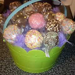 A picture of Cakepops..