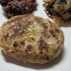 A picture of Macrobiotic Soybean Hamburger Patties.
