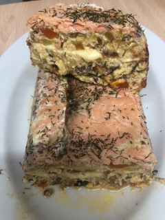 Una foto de 155. Pastel de salmón, queso y verduras (principal pescado)