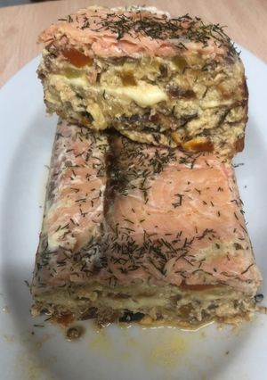 Una foto de 155. Pastel de salmón, queso y verduras (principal pescado)