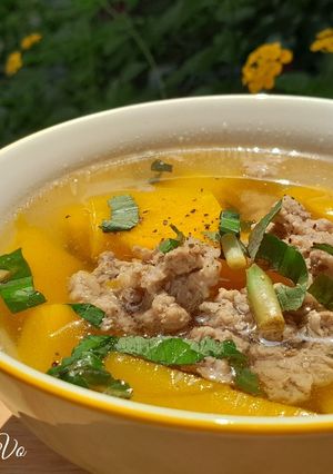 Hình của món Canh bí đỏ nấu thịt xay.