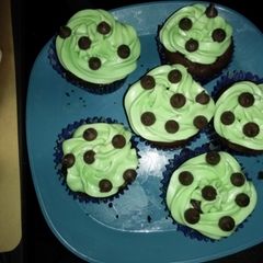A picture of Mint Chocolate Chip Cupcakes.