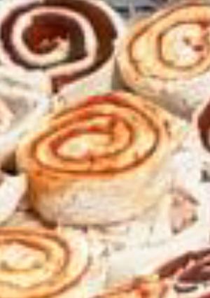 Una foto de Rollito de pan de molde con sobrasada y tranchetes
