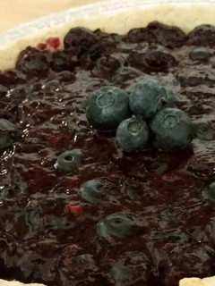 A picture of Easy Any-Berry Pie.