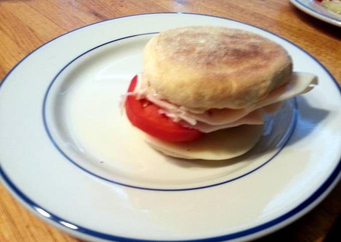 taisen's easy to go english muffin sandwich