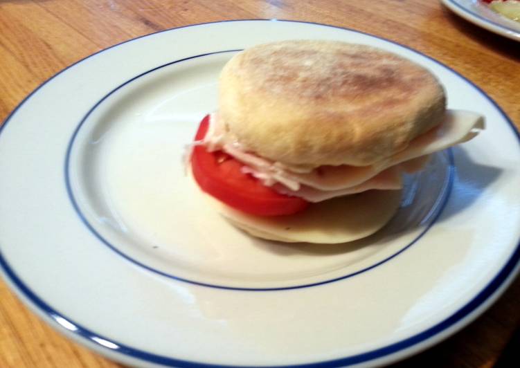 Steps to Make Homemade taisen&#39;s easy to go english muffin sandwich