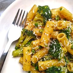 A picture of Springtime Rigatoni With Thyme, Chilli & Garlic.