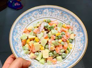 Hình của món Salad Nga ngon tuyệt mà không béo.