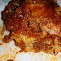 A picture of Lasagna, in a Crockpot.