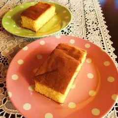 A picture of Japanese Confectionary-style Honey Castella.