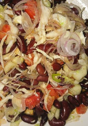 A picture of Kidneys beens salad really good for health.