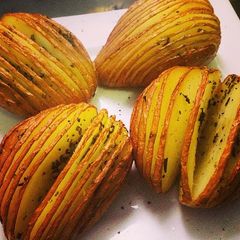 A picture of Ribbed Potatoes.
