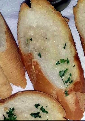 A picture of Garlic Bread.