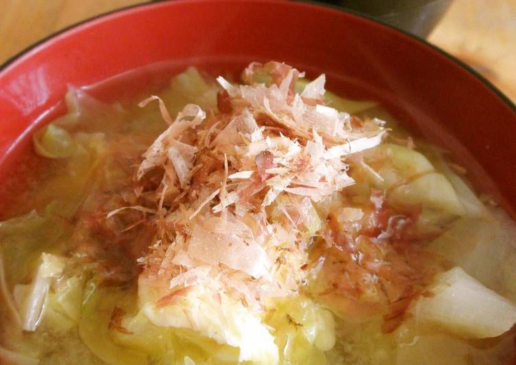 Recipe of Award-winning My Father&#39;s Recipe for Spring Cabbage Miso Soup