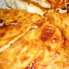 A picture of Juicy Fried Gyoza.