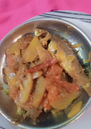 বাটা মাছ আলু পেঁয়াজের মাখামাখি (bata macher recipe in Bengali) রেসিপির প্রধান ছবি
