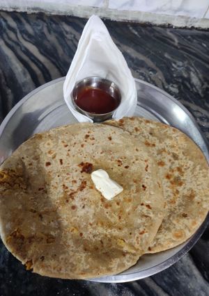 दाल भरा पराठा (dal paratha recipe in hindi) रेसिपी मुख्य फोटो