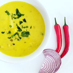 A picture of Kadhia / Chickpea and yogurt curry.