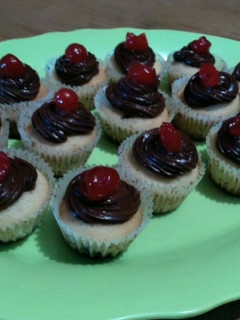 Una foto de Cupcakes con chispas de chocolate y dulce de leche