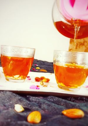 कश्मीरी  चाय कहवा (kashmiri chai kahwa recipe in Hindi) रेसिपी मुख्य फोटो