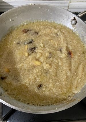 सूजी का हलवा रेसिपी मुख्य फोटो
