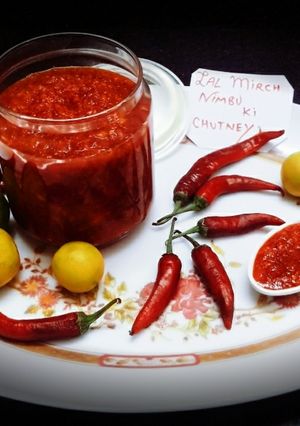 A picture of Instant lemon red chilli chutney.