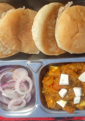 A picture of Pav bhaji.