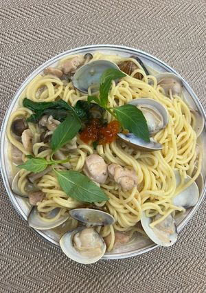 蛤蠣雞肉佐A J白酒蒜香芥末子醬 的食譜成品照片