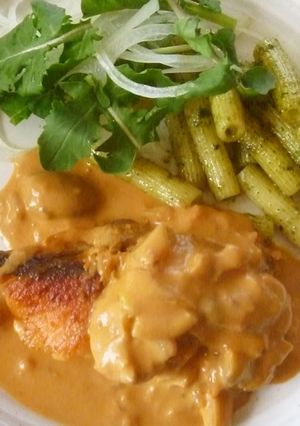 A picture of Salmon Meunière with Creamy Tomato Sauce.