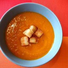 A picture of Roasted pumpkin and carrot soup.