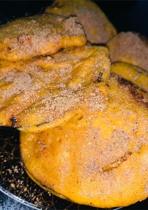 A picture of Baingan ky pakoray.