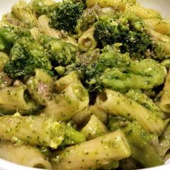 A picture of AMIEs Maccheroni Green Pasta.