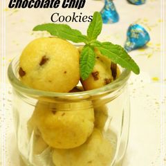 A picture of Mini Chocolate Chip Cookies.