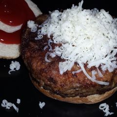 A picture of Half-Pounder.