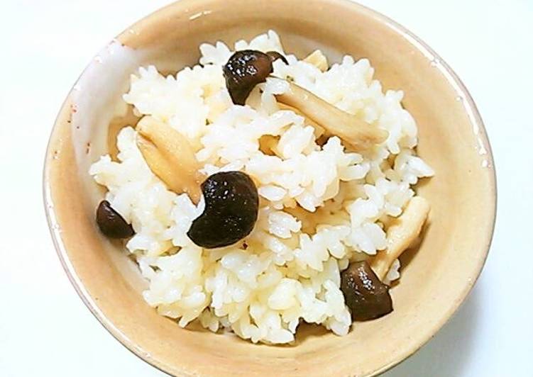 Rice Cooked with Dried Shimeji Mushrooms