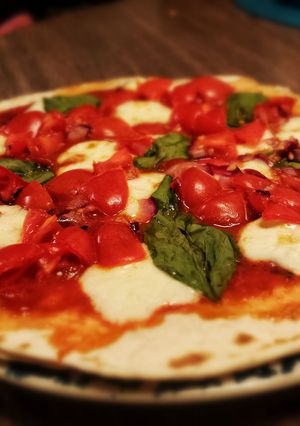 A picture of Tomato & Basil Pizza Delight.