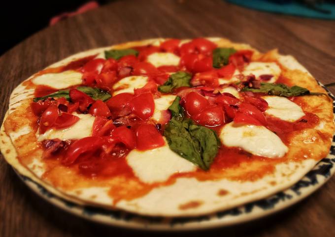 Steps to Prepare Perfect Tomato &amp; Basil Pizza Delight