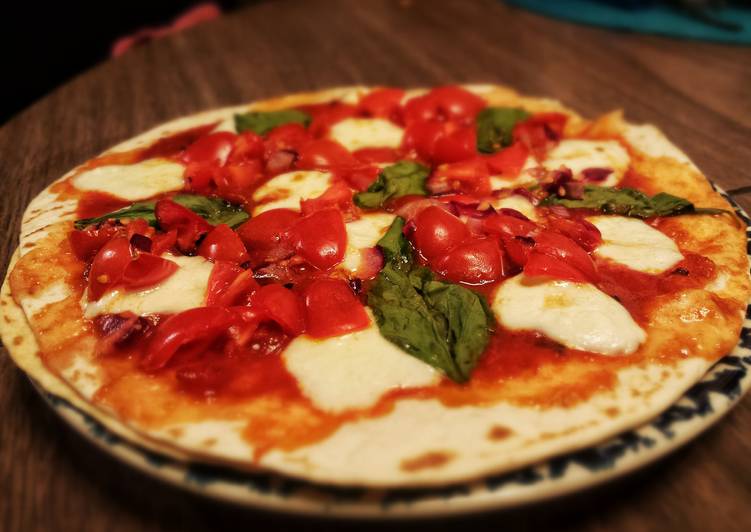 Steps to Prepare Perfect Tomato &amp; Basil Pizza Delight