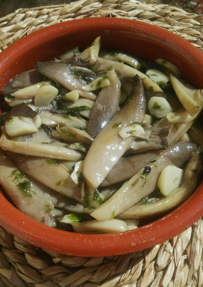 Una foto de Setas al pil pil