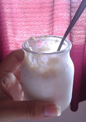 Una foto de Yogur descremado con avena y amaranto. Súper rico y completo!