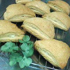 A picture of Honey Scones Made with Pancake Mix.